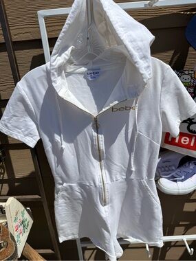 Sexy NEW BEBE bright white zipper hoodie Romper never worn soft lovely Medium